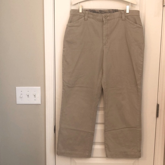 😊 Super cute LEE comfort / stretch, waistband khaki, wide, leg pants😊NWOT - Picture 1 of 3